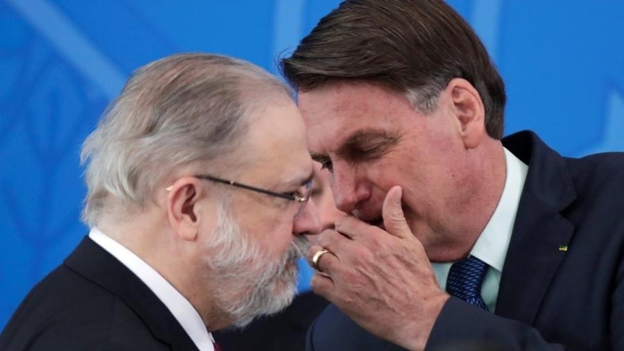 Membros do Ministério Público Federal têm demonstrado insatisfação com a suposta proximidade entre Aras e Bolsonaro - Reuters