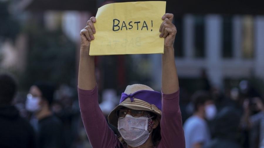 Manifestante na Avenida Paulista no último dia 31; grupos querem repetir atos contra Bolsonaro e racismo neste domingo (7) - Miguel Schincariol/Getty Images