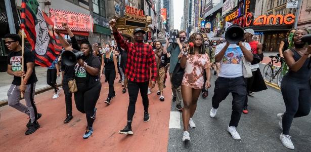 Movimento negro | Policiais invadem casa de membro do Black Lives Matter em NY