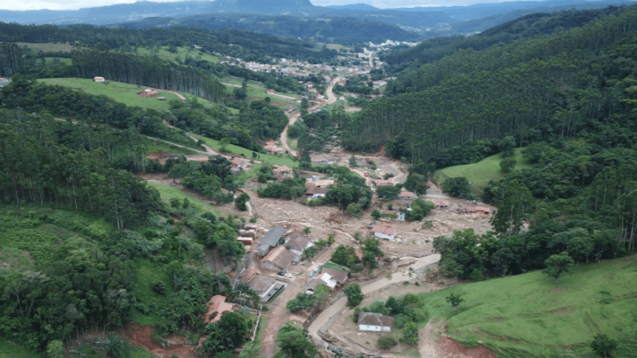 Sobrevoo mostra área afetada em Presidente Getúlio, em Santa Catarina - Defesa Civil de Santa Catarina