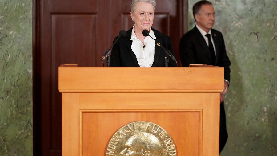 7.out.2022 - Berit Reiss-Andersen, a chefe do Comitê Nobel, anuncia os vencedores do Nobel da Paz em 2022 - Heiko Junge/Reuters