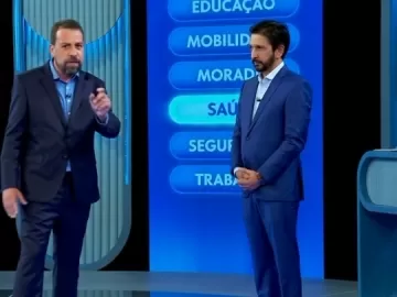 Nunes leva bronca de mediador por usar celular durante debate da Globo