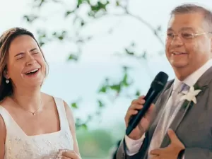 Camisa do Botafogo, dança ao som de Magal: como foi o casamento de Dino