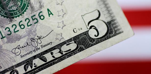Dólar tem alta com temores de recessão após tarifas dos EUA