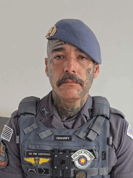 O soldado Paulo Rogério da Costa Coutinho foi expulso da PM após ele abandonar o posto durante uma operação no carnaval de 2022 O soldado Paulo Rogério da Costa Coutinho foi expulso da PM após ele abandonar o posto durante uma operação no carnaval de 2022