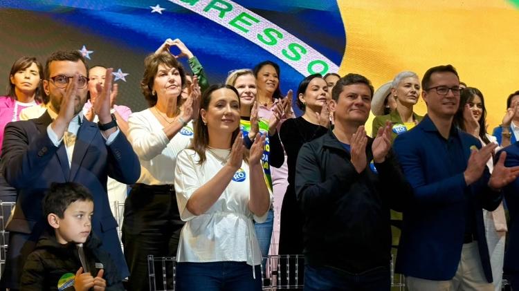 Ao lado da mulher, Rosângela, Sergio Moro é oficializado candidato ao governo, com Filipe Barros (PL) e Deltan Dallagnol (Novo) ao Senado Ao lado da mulher, Rosângela, Sergio Moro é oficializado candidato ao governo, com Filipe Barros (PL) e Deltan Dallagnol (Novo) ao Senado