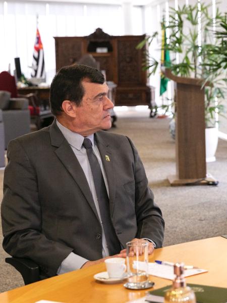 31.ago.2022 - O ministro da Defesa, general Paulo Sérgio Nogueira, em reunião com o presidente do TSE, Alexandre de Moraes