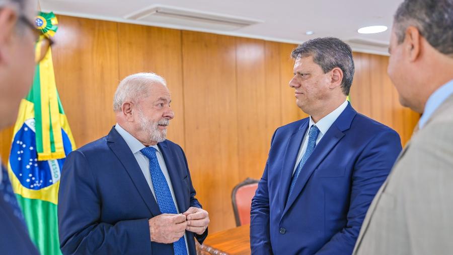 Presidente Lula com governador Tarcísio de Freitas