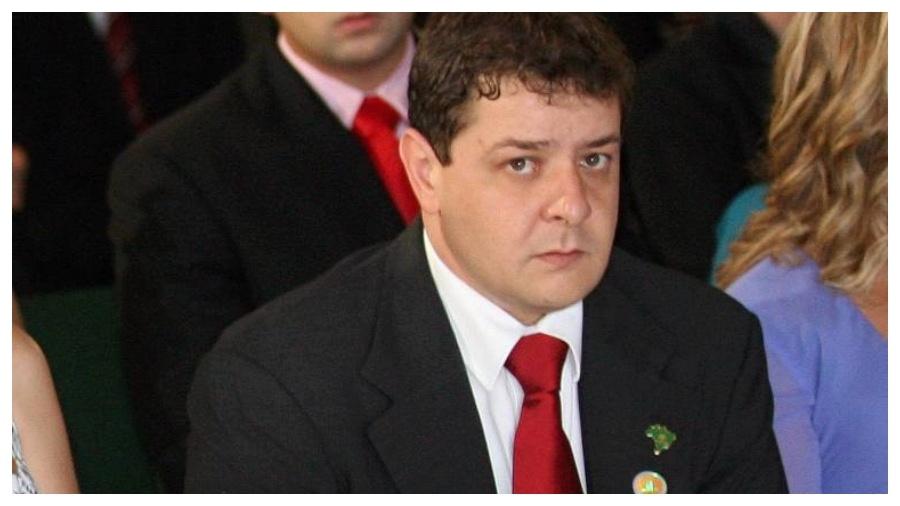 Defesa de Lulinha pede que decisão de Dino que suspende sigilo sirva a ele