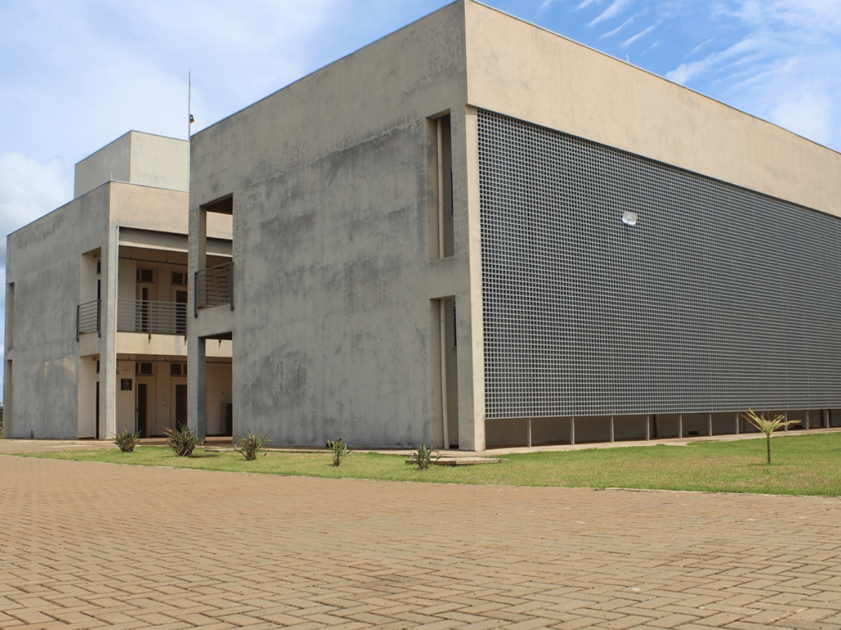 Como é a universidade federal que tem turma com só uma aluna?