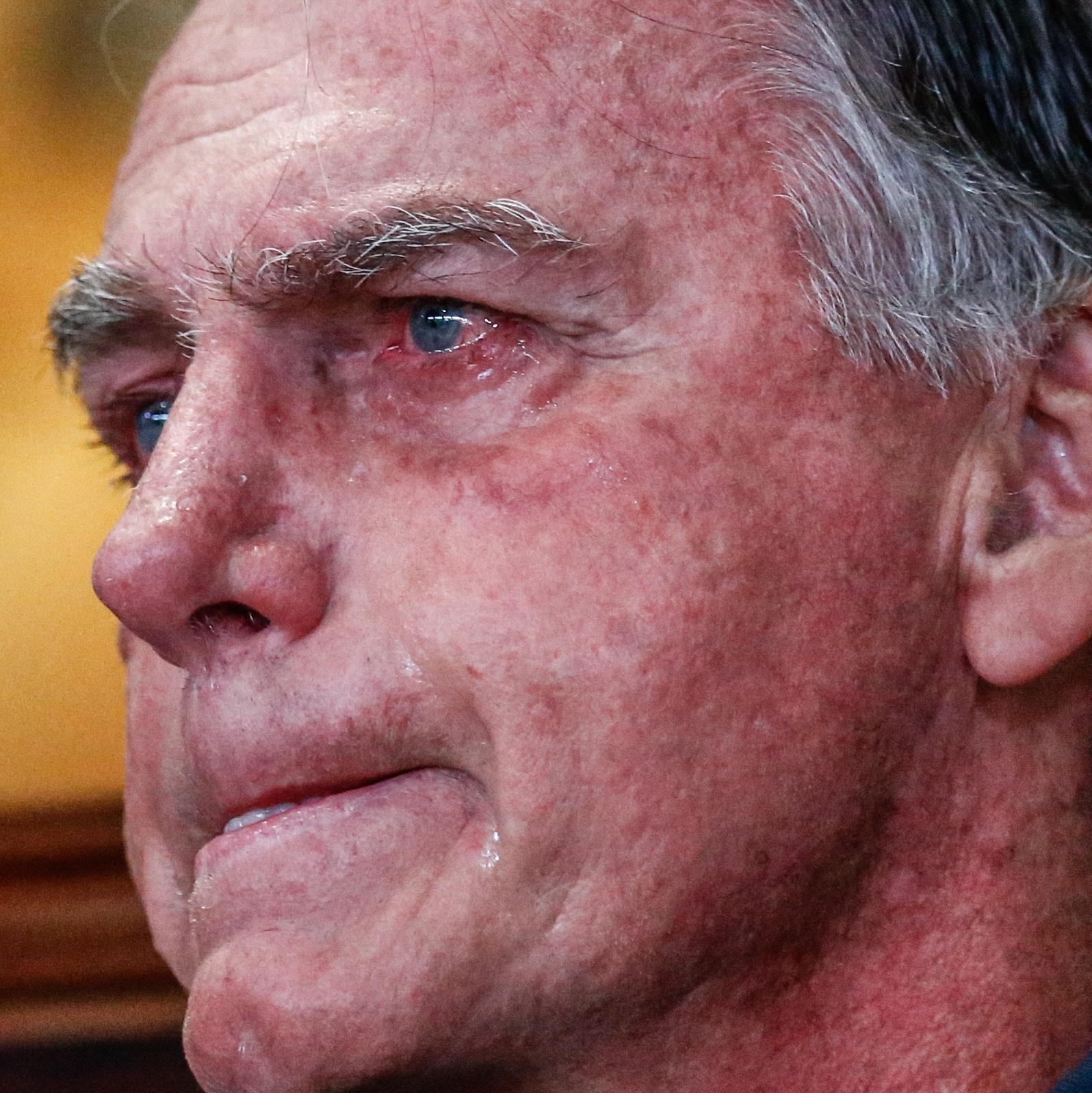 Bolsonaro chora em culto após Moraes decidir contra prisão preventiva