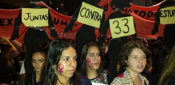 Manifestantes participam do ato "Por todas Elas", contra a cultura do estupro e a violência praticada contra as mulheres - Guilherme Azevedo/ UOL