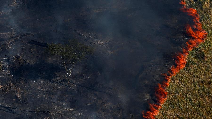 4.ago.2017 - Floresta em chamas em Apui, na parte sul do estado do Amazonas - Bruno Kelly/Reuters