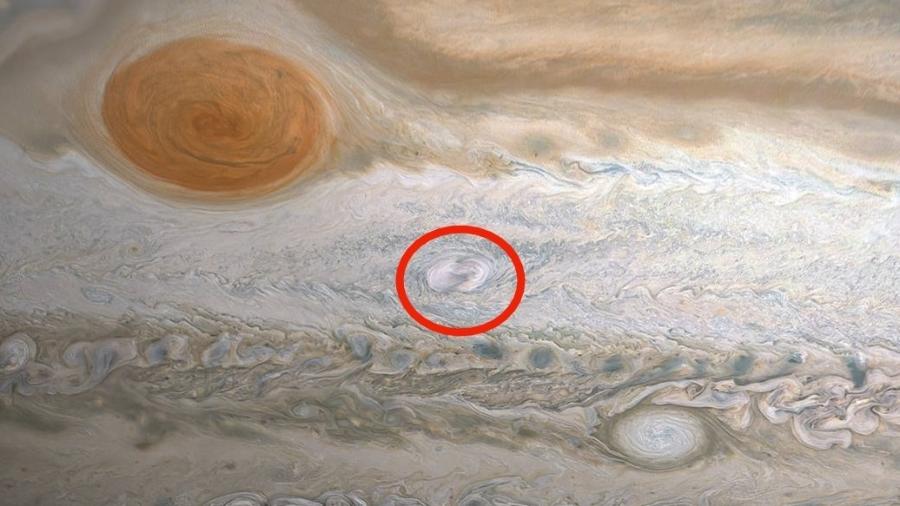 "Mancha de Clyde" é vista mais abaixo da Mancha Vermelha de Júpiter - Divulgação/Nasa