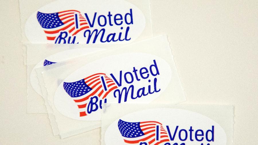 Adesivos escrito "Eu votei pelo correio", em inglês. Nos Estados Unidos, pode - Logan Cyrus / AFP