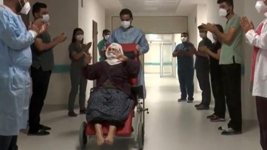 Menica Encu, idosa de 120 anos que se recuperou da covid-19 na Turquia - Reprodução