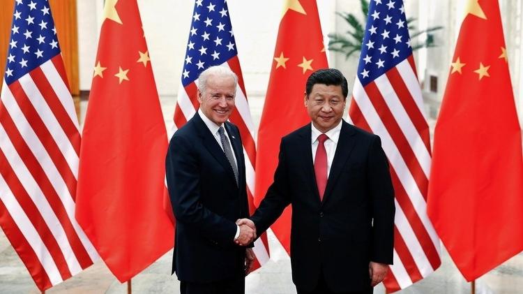 O presidente Biden é um dos políticos americanos mais experientes no trato com líderes chineses. Nesta foto, quando era vice-presidente de Obama, em 2013. - Reuters - Reuters