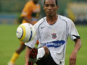 Rosinei, campeão pelo Corinthians, perde terreno de R$ 719 mil por dívida