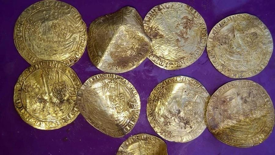 Detectores acharam 627 moedas medievais em uma série de escavações - Divulgação/Tobiasz Nowak