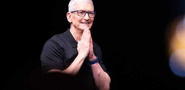 Tim Cook deixa cargo de CEO da Apple após 15 anos
