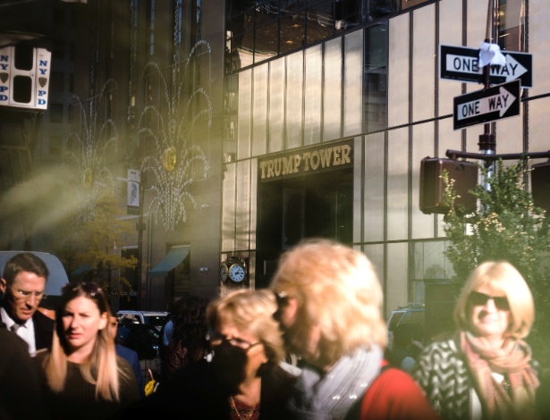 Movimento diante da Trump Tower, na Quinta Avenida, em Nova York (EUA) - Hilary Swift /The New York Times