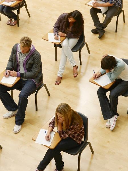 Concursos públicos abertos em todo o país oferecem vagas com salários maiores que R$ 10 mil - Chris Ryan/Getty Images