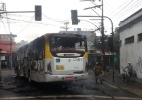 Operação policial acaba com PM ferido, idoso morto e ônibus incendiado no Rio - Cento de Operações Rio