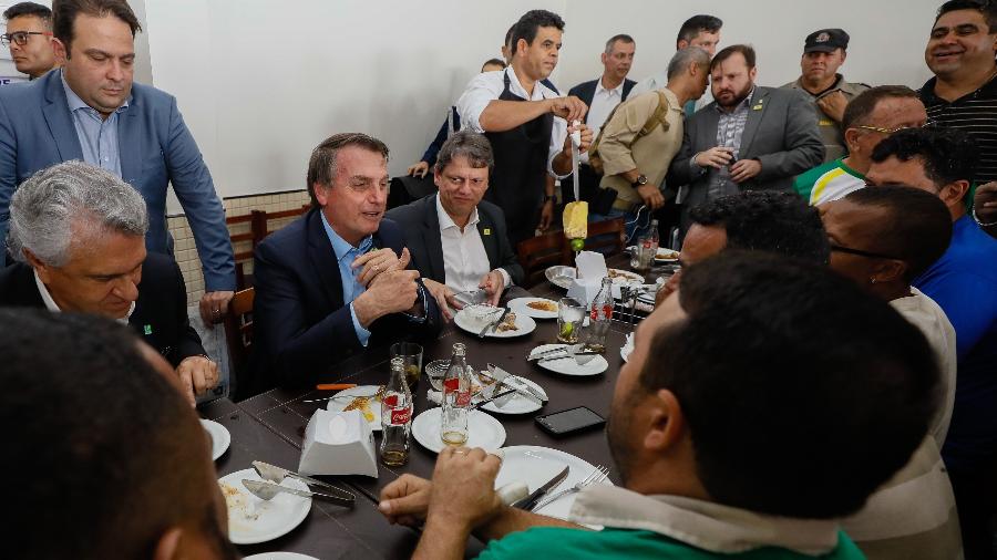 Jair Bolsonaro durante almoço com caminhoneiros em Anápolis -  Isac Nóbrega/PR