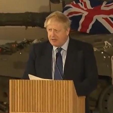 Boris Johnson, primeiro-ministro do Reino Unido, durante pronunciamento na Estônia - Reprodução