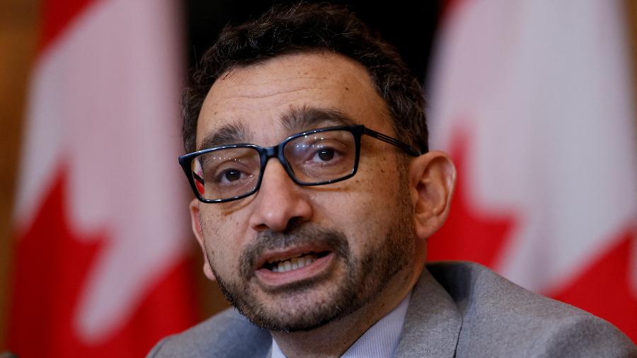 Ministro dos Transportes do Canadá, Omar Alghabra - Blair Gable/Reuters