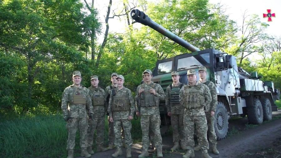 O comandante das Forças Armadas da Ucrânia divulgou imagem de equipe de artilharia utilizando canhão francês Caesar - Comandante das Forças Armadas da Ucrânia, Valery Zaluzhny