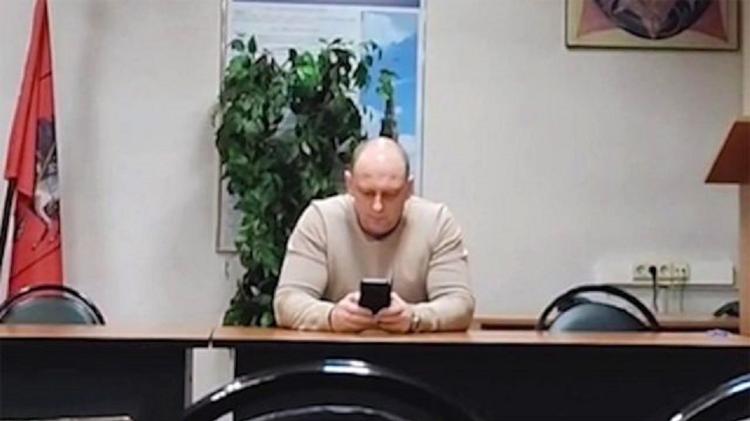 Footage from the "Man in Beige" video - BBC - BBC