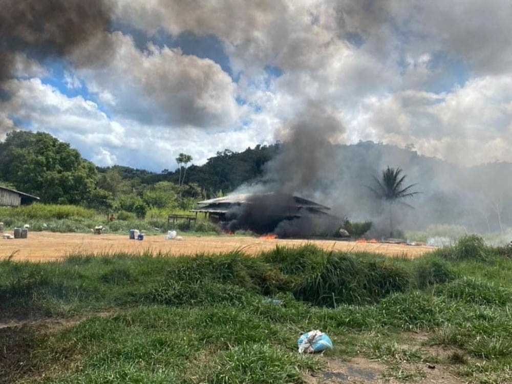 Ação do garimpo contra yanomamis tem ataques a postos, estupro e até show 