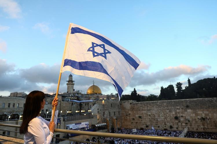 Bandeira de Israel com a Estrela de Davi 