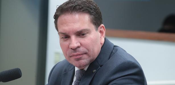Moraes vota para derrubar decisão da Câmara que pode beneficiar Bolsonaro