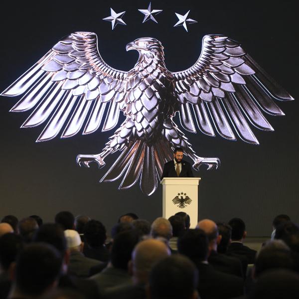 Presidente interino Ahmad Al-Sharaa anuncia os novos símbolos nacionais da República Síria Presidente interino Ahmad Al-Sharaa anuncia os novos símbolos nacionais da República Síria