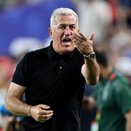 Vladimir Petkovic, agora ex-treinador da Argélia Vladimir Petkovic, agora ex-treinador da Argélia