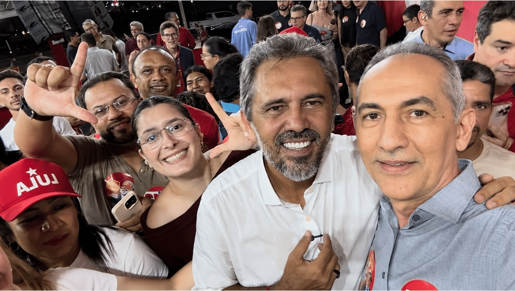 Prefeito ao lado do governador Elmano de Freitas (PT) em encontro de articulação para reeleição de Lula em Fortaleza  - undefined
