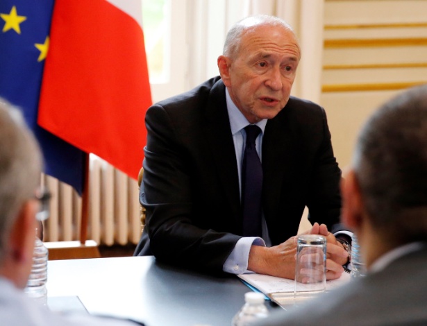 O ministro do Interior, Gérard Collomb, em reunião do Estado Maior neste domingo - Pascal Rossignol/Reuters