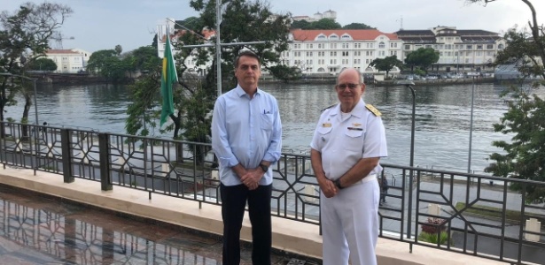 O presidente eleito, Jair Bolsonaro (PSL), visitou o comandante da Marinha, o almirante Eduardo Leal Ferreira - Divulgação