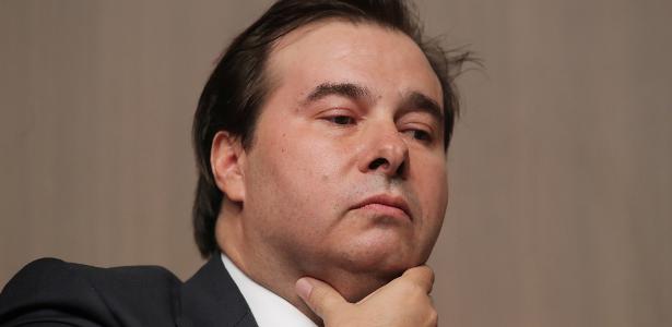 Após crise com presidente | Maia homologa suspensão de 14 bolsonaristas e PSL deve alçar Joice a líder