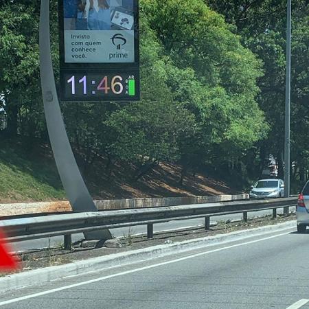 Relógios de rua em SP, na manhã de hoje - Celso Paiva/UOL - Celso Paiva/UOL
