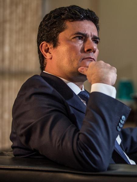 O ex-ministro Sergio Moro tem se mantido em isolamento em seu apartamento em Curitiba, mas sem deixar de manter contato com apoiadores - Andre Coelho/Getty Images