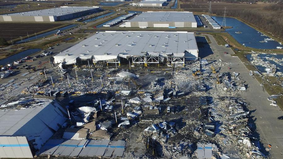 Tornado deixou mais de 100 mortos e destruição em estados do meio-oeste norte-americano - REUTERS/Drone Base