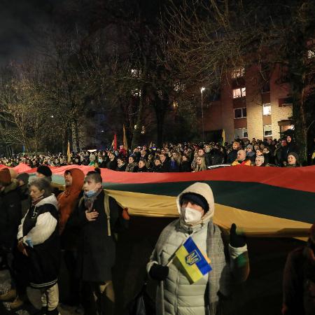 Manifestação de ucranianos frente a embaixada da Federação russa