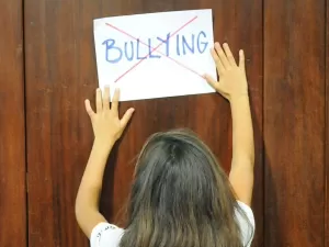 STF tem maioria para obrigar escolas a combater bullying e intolerância