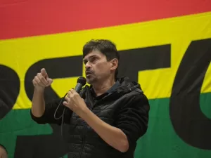 Candidato do PSTU em SP defende estatização de transporte, creches e saúde