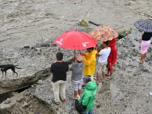 Tempestade tropical Sara deixa um morto e comunidades isoladas em Honduras