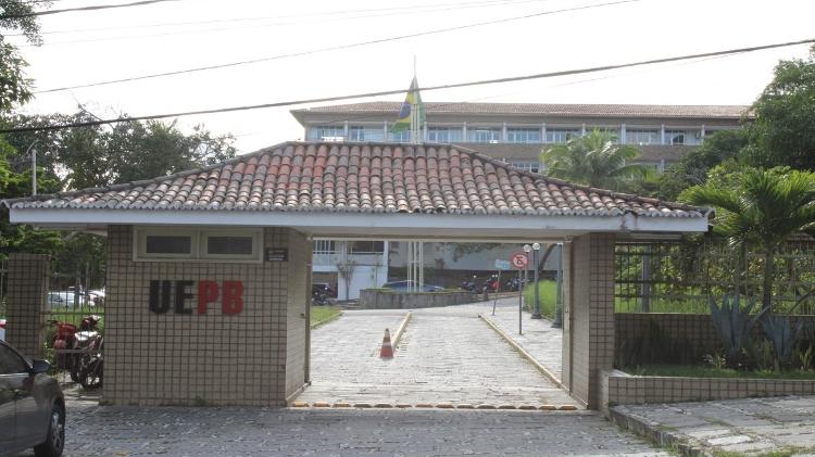 Entrada da UEPB (Universidade Estadual da Paraíba) Entrada da UEPB (Universidade Estadual da Paraíba)