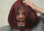 Adrilles põe peruca e critica criminalização da misoginia na Câmara de SP